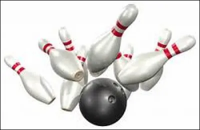 Au bowling, que réalise le joueur qui renverse les dix quilles en deux coups ?