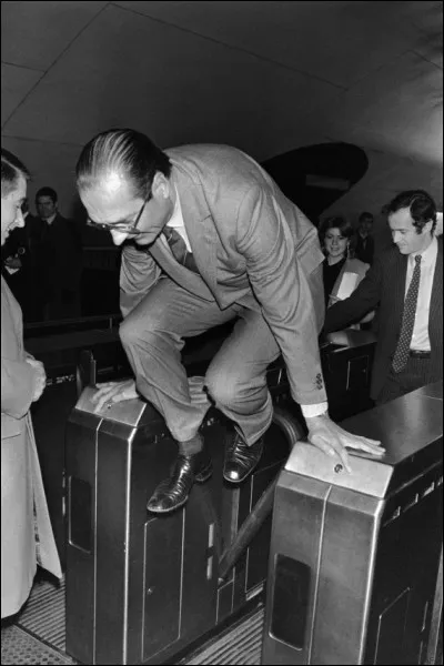 Jacques Chirac vient souvent à l'école ...