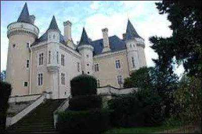Pour visiter ce ch&acirc;teau, direction Saint-Chartier. Commune Indrienne, dans la r&eacute;gion naturelle du Boischaut Sud, elle se situe en r&eacute;gion ...