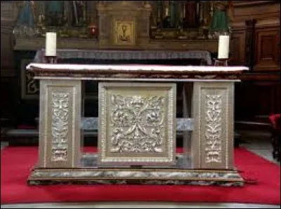 L'____ a la forme d'une table.