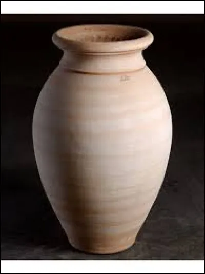 J'ai mis l'eau dans une _____.