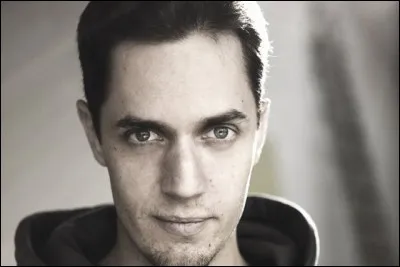 Quel est le nom de scène du slameur Fabien Marsaud ?