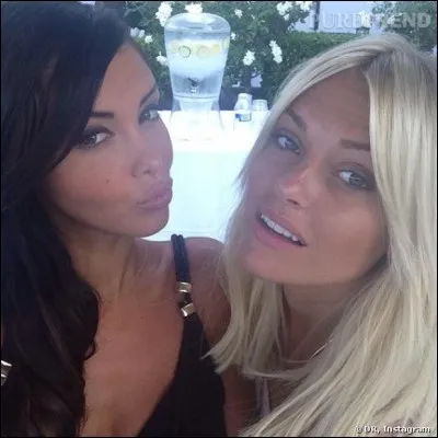 Dans la fin de la saison 2, Caroline veut se venger de Nabilla ; elle en parle à Kevin qui lui en parle à Sandra pour qu'elle piège Nabilla. Que va demander Sandra à Kevin en échange du piège à tendre pour la vengeance de Caroline ?