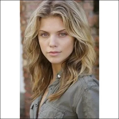 AnnaLynne McCord joue lequel de ces rôles ?