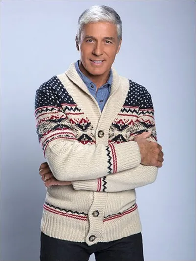 Comment s'appelle Javier Gomez ?