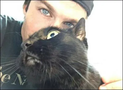 Quelle cause défend-il via sa fondation ?