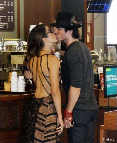 Avec qui est-il marié depuis le 26 avril 2015 ?