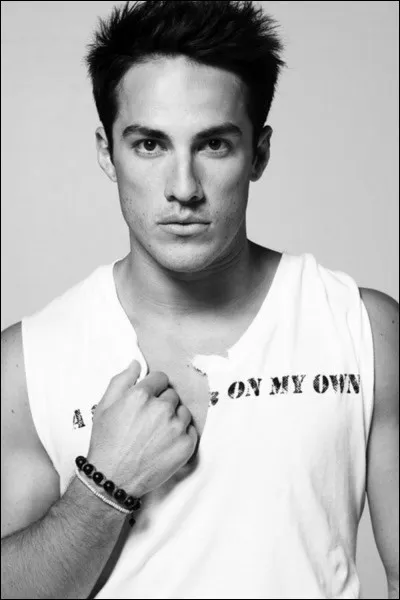 Parmi ces femmes, avec qui Tyler est-il sorti ?