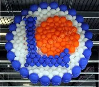 Ce logo s'appelle "Bloons".