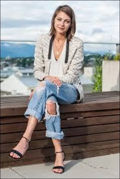 Comment s'appelle cette actrice qui joue le rôle de Thea Queen ?