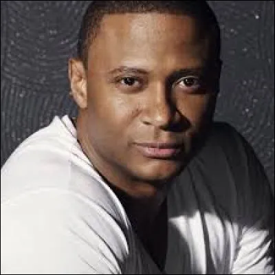 Comment s'appelle cet acteur qui joue le rôle de John Diggle ?