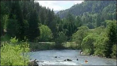 De quel grand fleuve la rivière d'Europe centrale, le Mur, est-il un sous-affluent ?