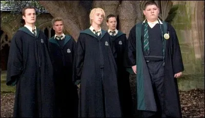 Avec qui Drago a-t-il une amitié de longue date ?