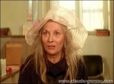 Retrouvons Claude Gensac dans "La soupe aux choux". Elle y joue le rôle ...