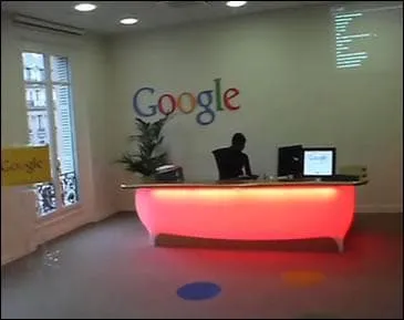 Combien de personnes (environ) travaillent pour Google?