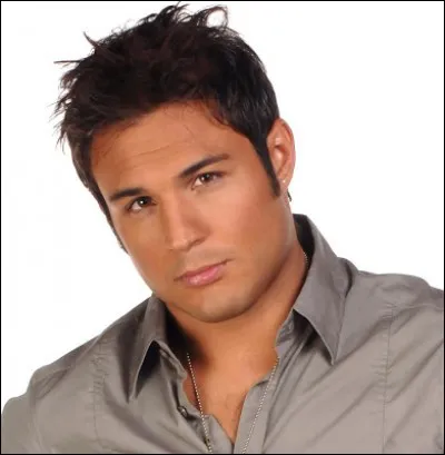 Comment s'appelle Roberto Plantier ?