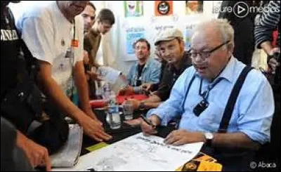 Célèbre caricaturiste français, vous ne le connaissez sûrement pas de visage mais de nom, oui.
Il rejoint en 1981 l'équipe de Charlie Hebdo.