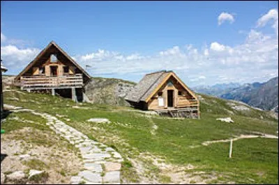 Dans quel pays se situe le refuge de la Valette ?