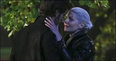 Pourquoi Emma tue-t-elle Hook?