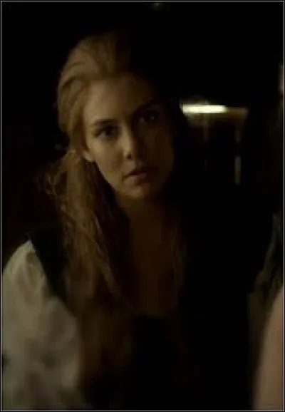 Grâce au sang de qui Katherine ne meurt-elle pas ?