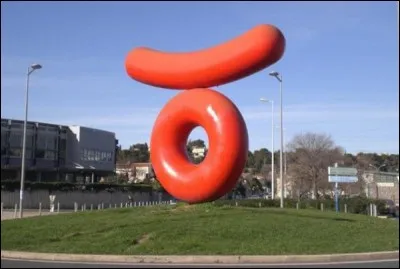 À défaut d'être érotique ou franchement héroïque, c'est Héraultais ! Quel est ce "truc" bien connu des Montpelliérains ?