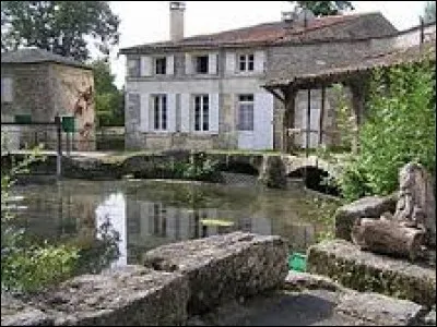Nous partons en Poitou-Charentes à la découverte de Javrezac. Village viticole de l'arrondissement de Cognac, il se trouve dans le département ...