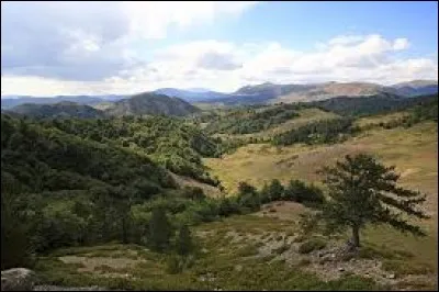 Où se situe le mont Pinde ?