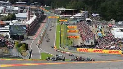 Quels étaient les pilotes impliqués dans l'accrochage du premier virage du Grand Prix de Belgique ?