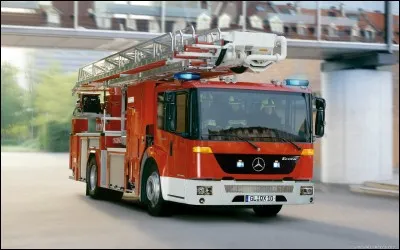 Ce camion de pompiers sert à :