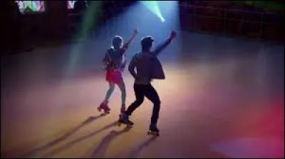 Qui est arrivé à la première place lors de la première compétition de patinage ?