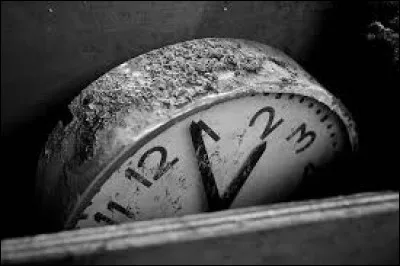 Qui chante : "Avec le temps / Avec le temps, va, tout s'en va/ On oublie le visage et l'on oublie la voix..." ?