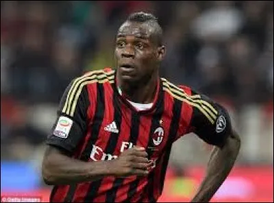 Où a signé Mario Balotelli ?