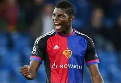 Où s'est engagée la pépite suisse Breel Embolo ?