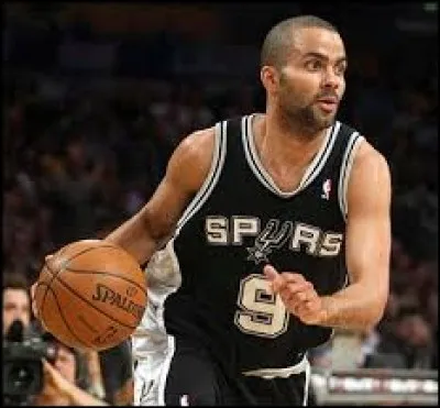 En quelle année Tony Parker remporte-t-il son premier titre NBA avec les Spurs ?