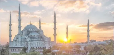 Nous prenons le bateau pour nous diriger vers la Turquie. 
Quelle est la capitale de ce pays ?