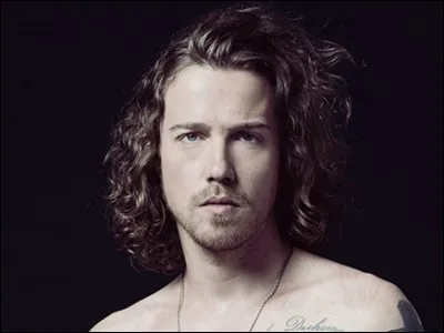 Qui est ce chanteur, vainqueur de la saison 5 de la "Nouvelle Star" ?