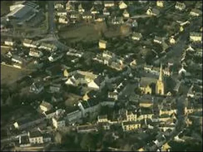 Laquelle de ces villes, située dans le Morbihan, eut par le passé pour nom Napoléonville ?