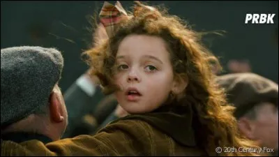 Que dit Cora à son papa quand il lui dit : "Il est gros ce bateau" ?