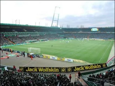 Quel club joue dans ce stade ?