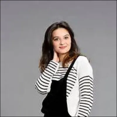 Et cette jeune femme, elle, comment se nomme-t-elle ?