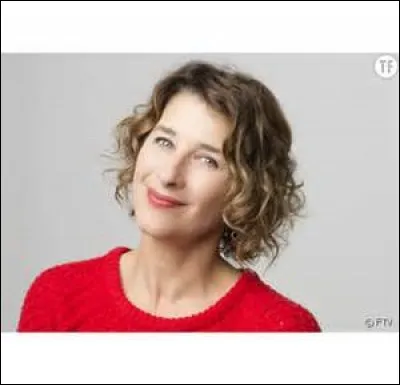 Comment se nomme la femme sur la photo ?