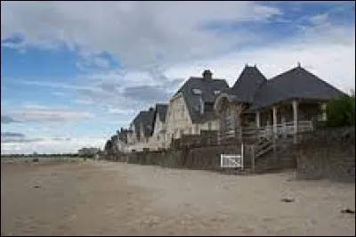 Ferlie attend avec impatience sa carte de vux en Basse-Normandie, à Urville-Nacqueville. Mais voilà, je ne connais pas le département où se situe cette commune ? Pouvez-vous m'aider ?