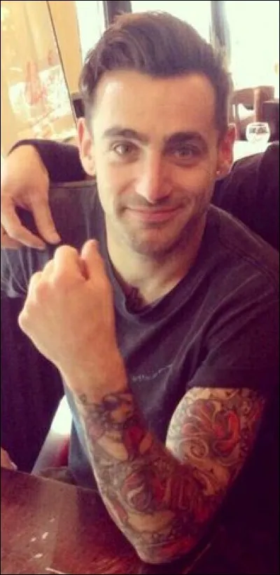 Dans quel album se trouve la chanson "Villain" ?