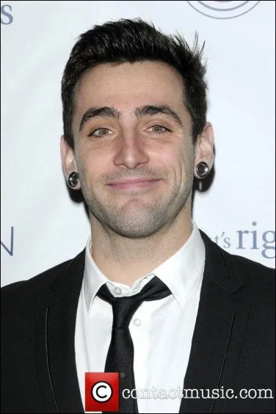 Quel âge a Jacob Hoggard en 2016 ?