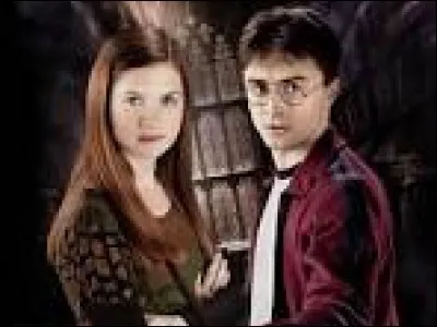 Comment Ginny essaye-t-elle d'oublier Harry Potter ?