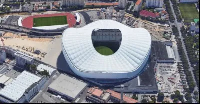 Quel club joue dans ce stade ?