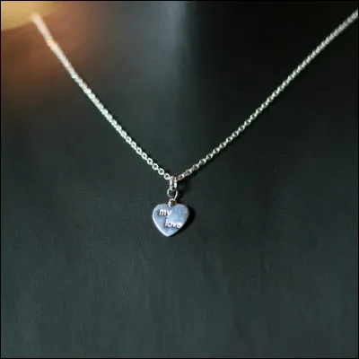 A quoi sert le pendentif d'Iris ?