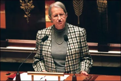 Quel était le lien de parenté entre Charles de Gaulle et Geneviève de Gaulle-Anthonioz, ancienne résistante et présidente d'ATD Quart Monde pendant plus de trente ans ?