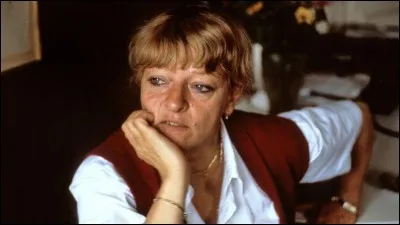 Journaliste et écrivain, cette Geneviève est décédée en 2015. Chroniqueuse dans la bande à Ruquier, elle a également fait partie de l'équipe des Grosses Têtes. Quel est son nom ?