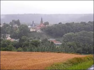 Apremont est un village Ardennais situé dans la nouvelle région ...